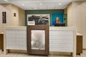 هتل Hampton Inn & Suites Nashvilleairport