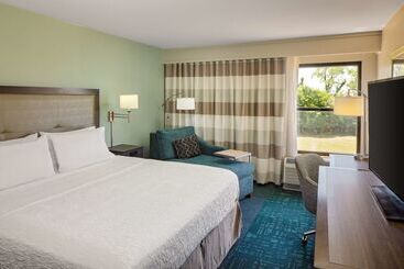 هتل Hampton Inn & Suites Nashvilleairport