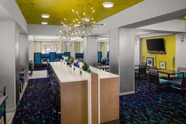 هتل Hampton Inn & Suites Nashvilleairport