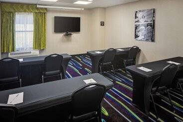 هتل Hampton Inn & Suites Nashvilleairport