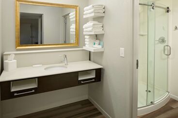 هتل Hampton Inn & Suites Nashvilleairport