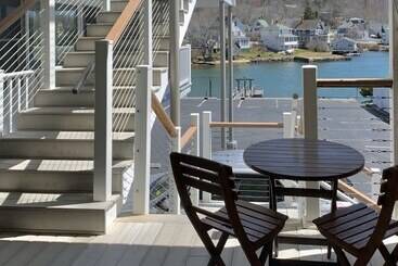 هتل Harborage Inn On The Oceanfront