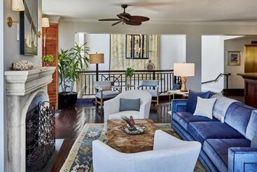 هتل Harbourview Inn