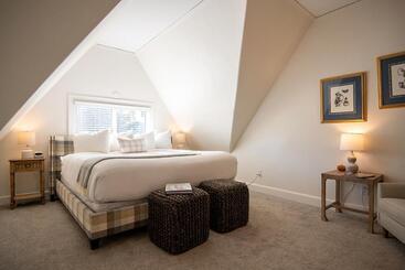 هتل Hearthside Inn