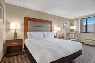 هتل Hilton Arlington National Landing