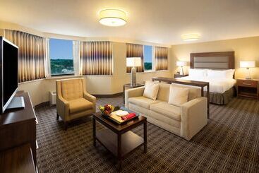 هتل Hilton Arlington National Landing