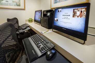 هتل Hilton Garden Inn Lake Mary