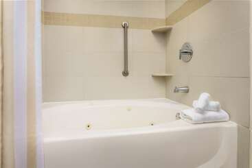 هتل Hilton Garden Inn Lake Mary
