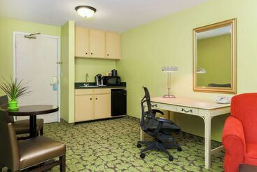 هتل Hilton Garden Inn Tallahassee