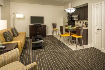 هتل Hilton Grand Vacations at McAlpin-Ocean Plaza