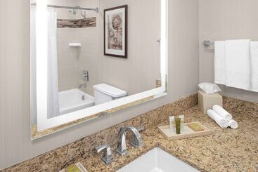 هتل Hilton Kansas City Airport
