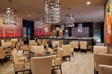 هتل Hilton Kansas City Airport