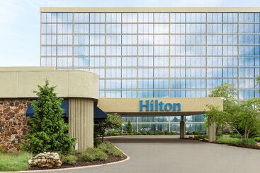 هتل Hilton Kansas City Airport