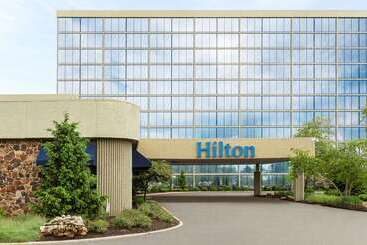 هتل Hilton Kansas City Airport