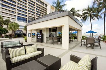 هتل Hilton Miami Airport Blue Lagoon