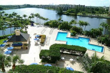 هتل Hilton Miami Airport Blue Lagoon