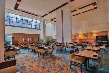 هتل Hilton Miami Airport Blue Lagoon