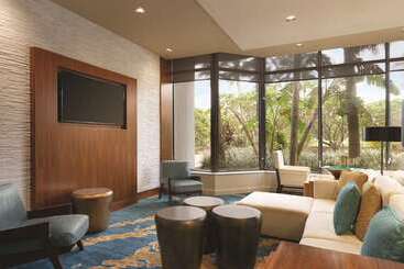 هتل Hilton Miami Airport Blue Lagoon
