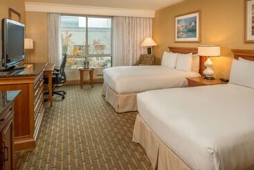 هتل Hilton Seattle Airport & Conference Center