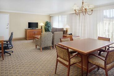 هتل Hilton Seattle Airport & Conference Center