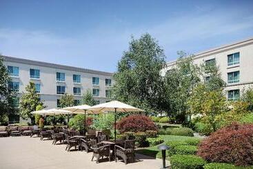 هتل Hilton Seattle Airport & Conference Center