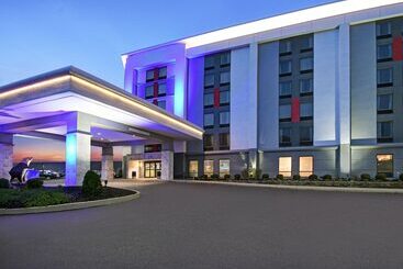 هتل Holiday Inn Express & Suites Cincinnati Riverfront, An Ihg