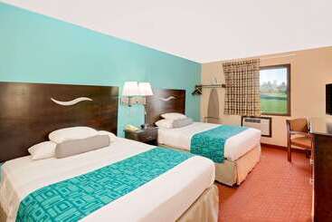 هتل Howard Johnson By Wyndham Waterloo/cedar Falls
