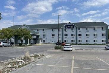 هتل New Victorian Inn & Suites Lincoln