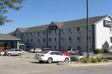 هتل New Victorian Inn & Suites Lincoln