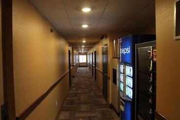هتل New Victorian Inn & Suites Lincoln