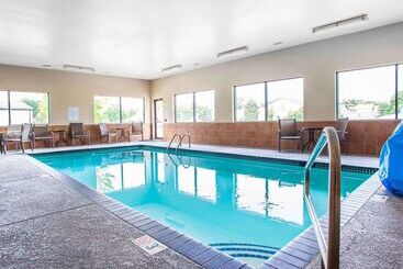 هتل Quality Inn & Suites Ankenydes Moines