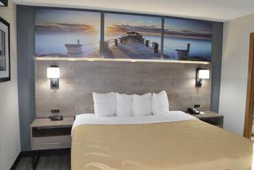 هتل Quality Inn & Suites Ankenydes Moines