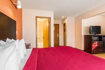 هتل Quality Inn & Suites