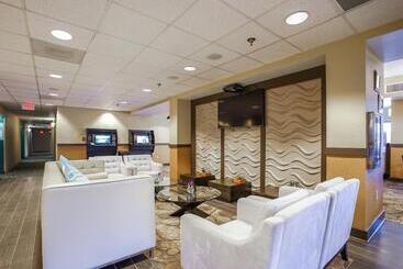 هتل Sleep Inn & Suites