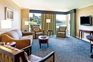 هتل Wyndham Grand Pittsburgh