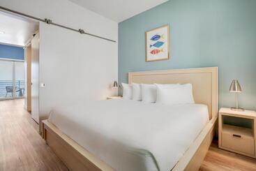 فندق على الطريق Fisher Inn Resort & Marina