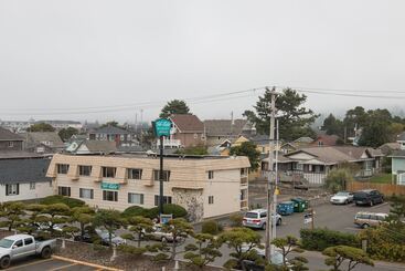 مُتل Hi Tide Oceanfront Inn