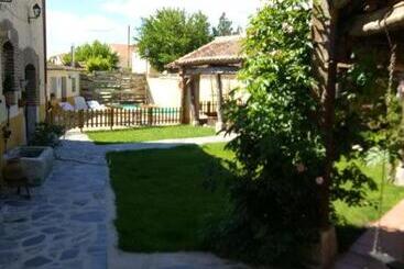 Spacious Villa With Private Pool Campo De Cuellar