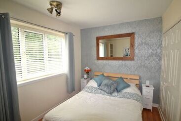 Balcony Apartment Spacious 2 Large Beds