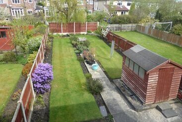 Air Host & Stay   Strawberry Fields House   3br