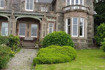 Cragowlet House East