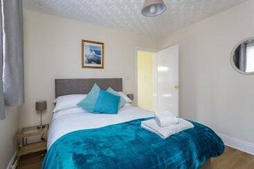Lowcay Apartments