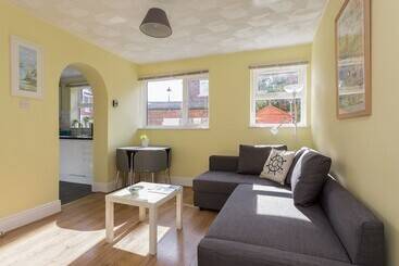 Lowcay Apartments