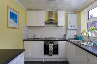 Lowcay Apartments
