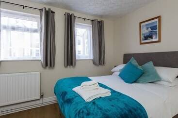 Lowcay Apartments