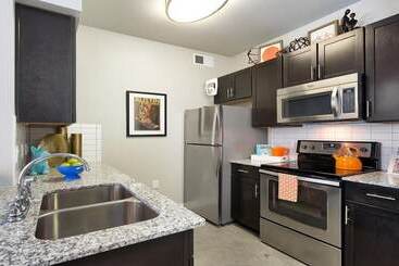 Suite Destination Downtown Austin