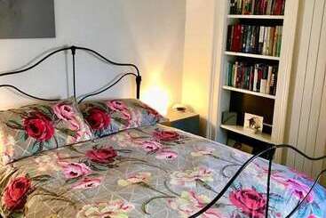 Trendy 2bd Flat In West Hampstead