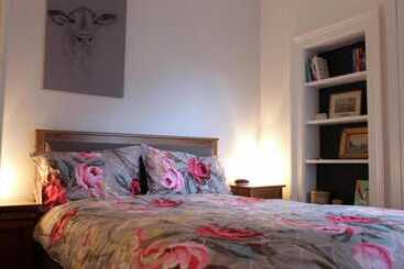 Trendy 2bd Flat In West Hampstead