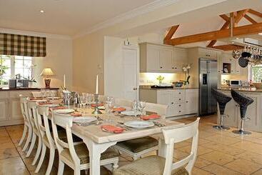 Weir Cottage