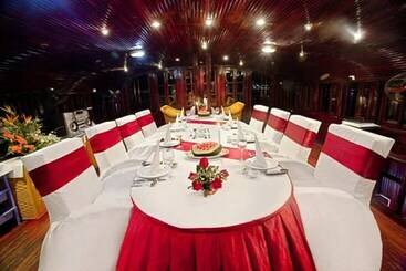 هتل Huong Hai Sealife Cruise